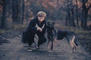 Indrė neįtarė, kas laukė priglaudus Tanką iš Ukrainos: didelio vilko kailyje slėpėsi staigmena