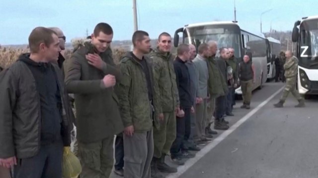 Įvyko dar vienas apsikeitimas karo belaisviais: Ukraina ir Rusija atgavo po 107 karius
