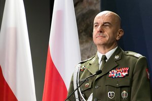 Lenkijos kariuomenės vadas: reikia balanso tarp ginklų teikimo Ukrainai ir šalies saugumo