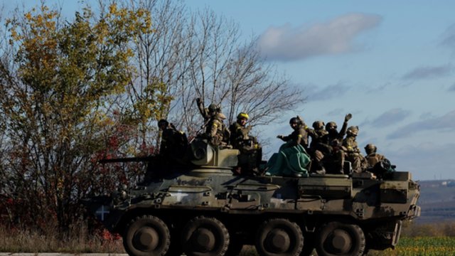 Nepaisant rusų atakų, Ukrainos pajėgos artėja prie Chersono: JAV tiki ukrainiečių pergale