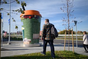 Puodelio formos kioskas sulaukia ir nepatiklių žvilgsnių – nejau tokioje keistoje vietoje galima išvirti kokybišką viralą?