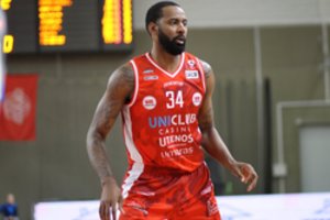 K. Bensono tempiamas „Juventus“ paguldė ant menčių „Pieno žvaigždes“