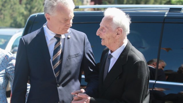Eidamas 94-uosius metus Anapilin iškeliavo prezidento Gitano Nausėdos tėvas Antanas Nausėda  