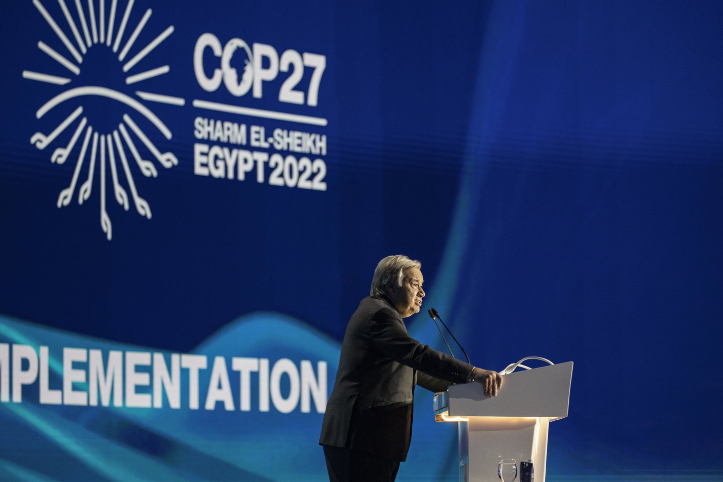 ​Žmonija turi bendradarbiauti dėl klimato, antraip pražus, pirmadienį perspėjo Jungtinių Tautų (JT) generalinis sekretorius Antonio Guterresas COP27 konferencijoje. <br>DA/Scanpix nuotr. 