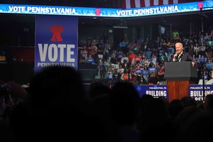 Baltieji rūmai žada „nepajudinamą“ paramą Ukrainai net ir respublikonų pergalės atveju