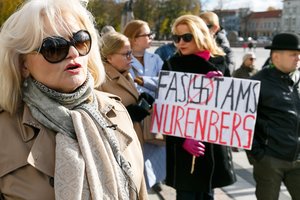 Skandalais pagarsėjusią A. G. Astrauskaitę atgal priėmusios gimnazijos laukia nemalonumai