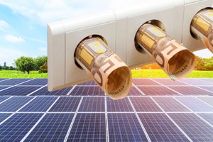 Nutolusios saulės elektrinės išperkamos per kelias minutes: kokie gi jos išlaikymo kaštai ir nauda?