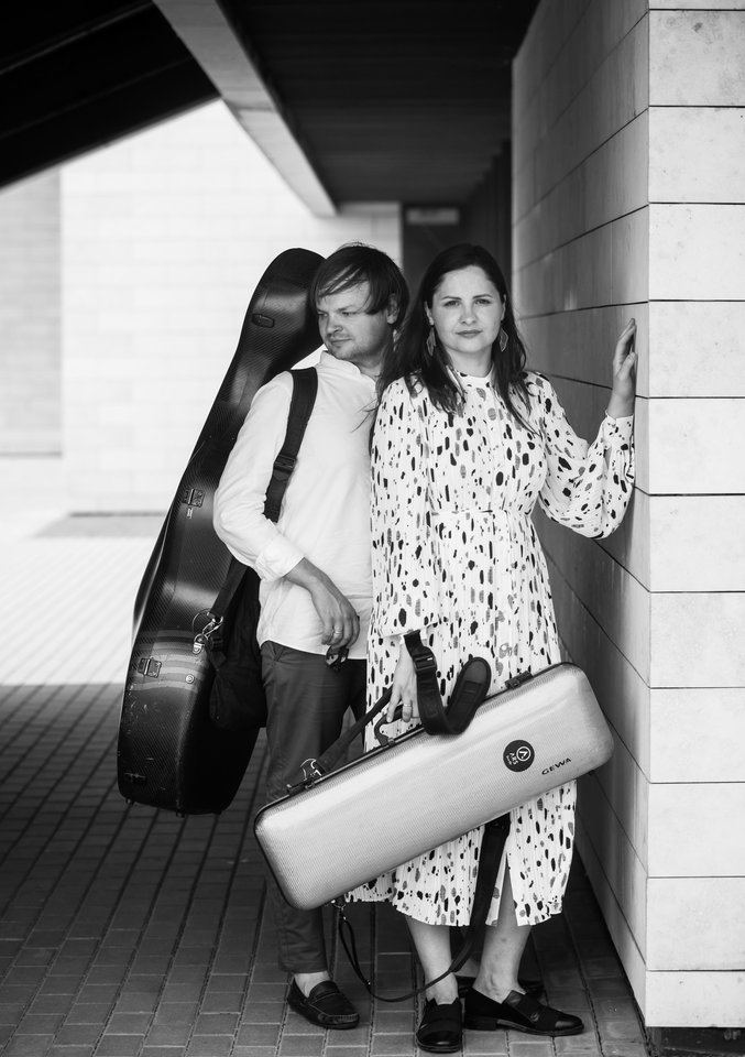Smuikininkė D.Dėdinskaitė ir violončelininkas G.Pyšniakas mini savo dueto dešimtmetį ir ta proga rengia koncertus Vilniuje ir Klaipėdoje.<br>M.Morkevičiaus nuotr.