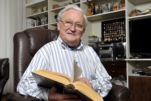 91-ąjį gimtadienį minintis Algimantas Čekuolis prakalbo apie sveikatą: „Nuo birželio mėnesio trinu lovas“