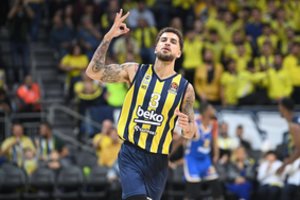 „Fenerbahce“ kankinosi su „Crvena zvezda“, tačiau galiausiai įveikė Eurolygos autsaiderius