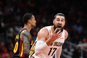 „Pelicans“ kartu su taiklumo stokojusiu J. Valančiūnu krito namuose