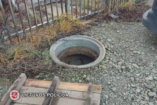 Kauno pareigūnai sučiupo šulinių dangčių vagį su kvaišalais