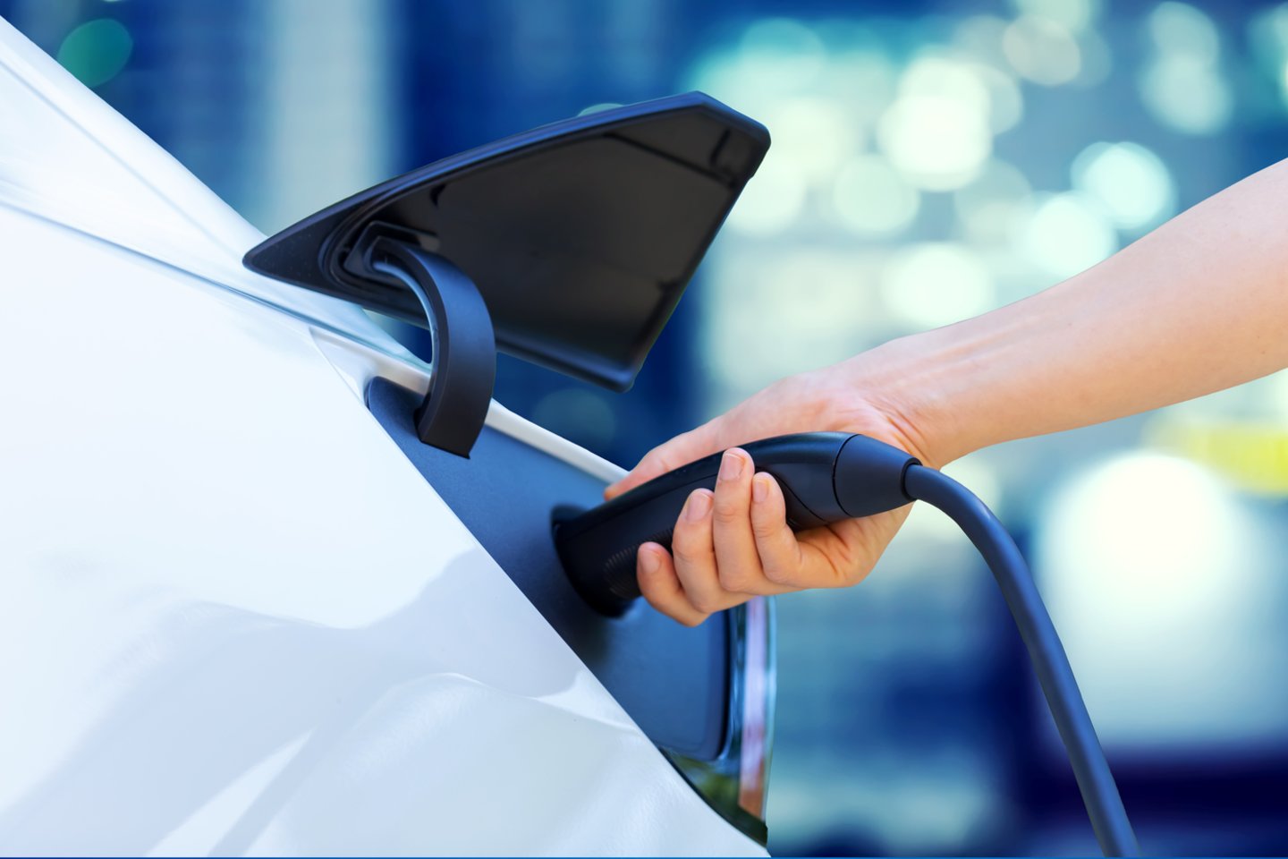 With the investment, Eleport intends to significantly accelerate the deployment of electric vehicle chargers in the region and start expanding into the following markets in Central and Eastern Europe.<br> 123rf nuotr.