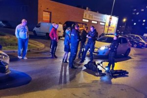 Ore tvyranti įtampa: nelaimė iššaukė aršią elektrinių paspirtukų ir automobilių vairuotojų priešpriešą