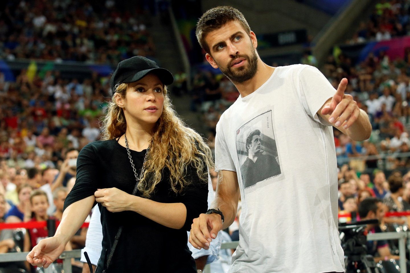 Į triukšmingas skyrybas Ispanijoje įsitraukę Shakira ir G.Pique šiuo metu nesutaria, su kuriuo augs jųdviejų sūnūs – 9-erių Milanas ir 7-erių Sasha.<br>Scanpix/ REUTERS nuotr.