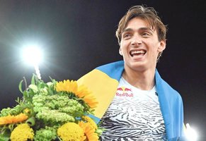 Švedijos lengvosios atletikos pažiba: šoklusis A. Duplantis nežino, kur yra jo lubos