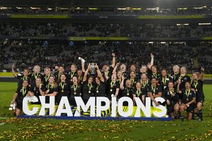 Pasaulio sporto savaitė: Naujosios Zelandijos regbininkių titulas, Šveicarijos tenisininkių pergalė ir gamtos kliūtys kalnų slidininkams