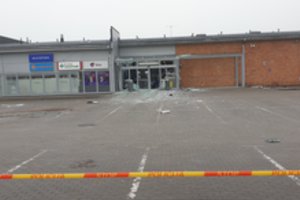 Po bankomato sprogdinimo – SEB banko reakcija: pabrėžė, ką daryti, jeigu pamatysite tokias kupiūras