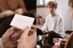 Kortų žaidimas gilesniems šeimos pokalbiams: ne tik vaikai nori, kad juos išklausytų