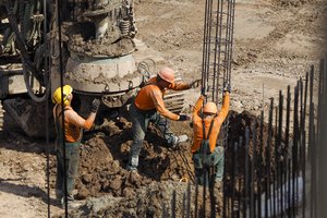 Vilniečiai prašo stabdyti statybas – įtaria, kad dėl to skyla jų namo sienos