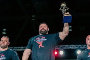 47-erių galiūnas Ž. Savickas Majamyje laimėjo dar vieną „World's Strongest Man“ titulą