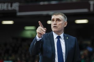 Užduotį patekti į pasaulio krepšinio čempionatą su rinktine įvykdęs K. Kemzūra turi žinutę ir K. Maksvyčiui: „Kazy, tau tai kainuos“