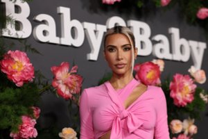 Kim Kardashian parodė vaikystės kadrą ir sulaukė komentarų pliūpsnio dėl kilmės 