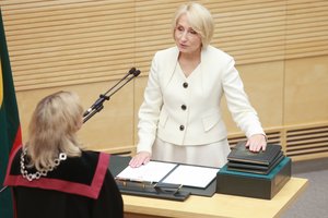 Žymaus partizano duktė A. Jakavonytė pradeda darbą Seime: nurodė, kokių tikslų sieks pirmiausiai