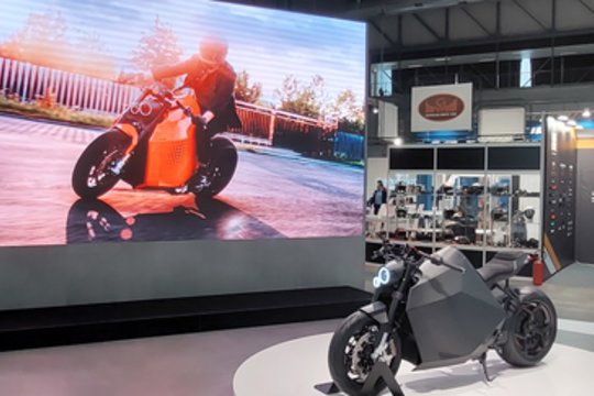 Apsilankė didžiausioje motoparodoje Europoje: štai kaip atrodys dviračių transporto priemonių ateitis