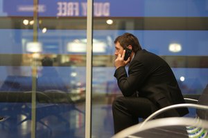 Nauja realybė: siekia, kad darbdavys sumokėtų už skambučius po darbo ir atlygintų išlaidas, jei dirbama nuotoliu