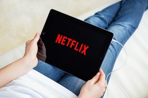 Į „Netflix“ atkeliauja reklamos: ar platforma netaps tradicine televizija?