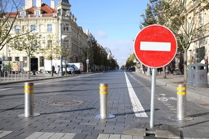 Kiek Vilniaus savivaldybei kainuoja pakeliamų stulpelių remontas Gedimino prospekte?