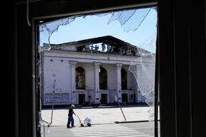 Survived an explosion in Mariupol Drama Theatre: The war made her look at the world in a different way.