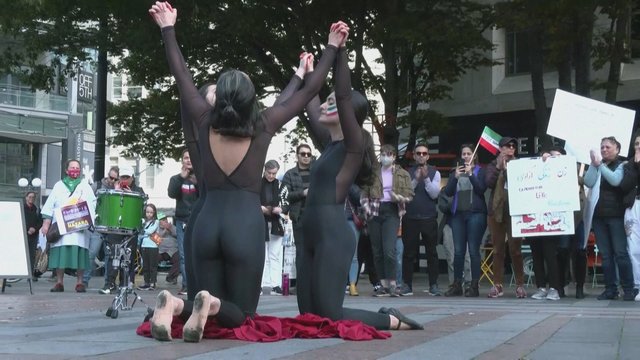 JAV iranietės surengė protestą: šokdamos siekia atkreipti pasaulio dėmesį į moteris jų gimtinėje