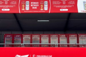 Bokalu per futbolo sirgalių veidus: Kataras paskelbė, kad gerti alų čempionato metu stadionuose neleis