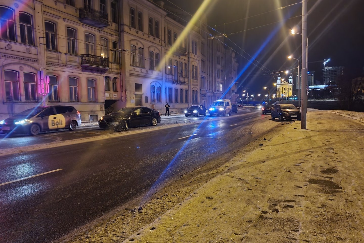  Per girto vairuotojo sukeltą avariją Vilniaus centre sužeisti 3 žmonės.<br> Lrytas.lt nuotr.