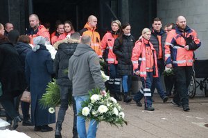 Vilniuje į paskutinę kelionę išlydėtas miręs paramedikas, kolegos visame mieste pagerbė jo atminimą