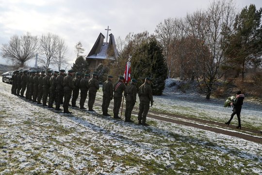 Lenkijoje palaidoti žuvusieji per sprogimą: vietiniai atvirauja – nesitikėjo, kad karas palies ir juos