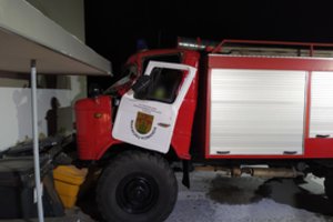 Alytaus r. žuvo ugniagesys: autocisterna rėžėsi į pastato sieną