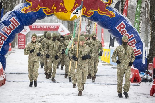 Tradiciniu bėgimu Tauragėje paminėti Lietuvos karių diena ir taurės kovų finišas