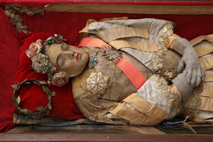 Atidaroma paroda „Corpisanti. Katakombų relikvijos-skulptūros Valkininkų ir Buivydžių bažnyčiose“ 