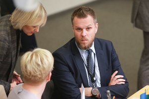 Ką valdančiosios koalicijos ateičiai reiškia G. Landsbergio grasinimai? Spėja, kokio atsako imsis
