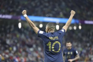 Prancūzų pažiba K. Mbappe nusitaikė į pasaulio čempionatų įvarčių karaliaus titulą: vejasi brazilą Pele
