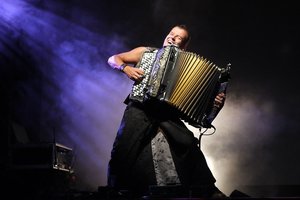 Tarptautinio akordeono festivalio Vilnius 2022 finale – liepsningas džiazas ir šamaniškas garso spektaklis