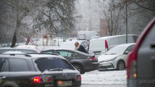 Orai menkai keisis: pūs stiprokas vėjas, prognozuojamas plikledis