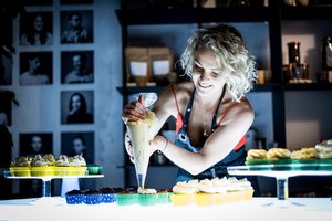 Liucina Rimgailė pataria, kaip be streso paruošti švenčių stalą ir dalijasi keksiukų receptu