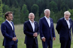 B. Johnsonas: Vokietija pradžioje pirmenybę teikė Ukrainos pralaimėjimui, o ne ilgam konfliktui