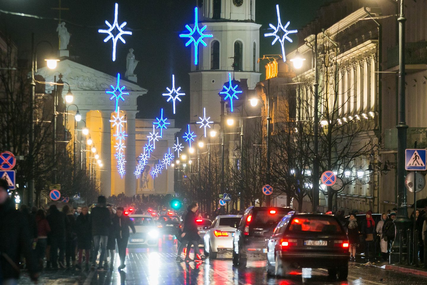 Jau šį šeštadienį (lapkričio 26 d.) Katedros aikštėje Vilnius įžiebs pagrindinę sostinės ir visos Lietuvos Kalėdų eglę.<br>T.Bauro nuotr.