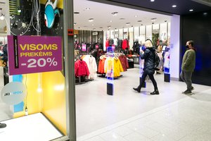 „Juodasis penktadienis“ ekonominės krizės akivaizdoje: masiškai į parduotuves nebelėksime?