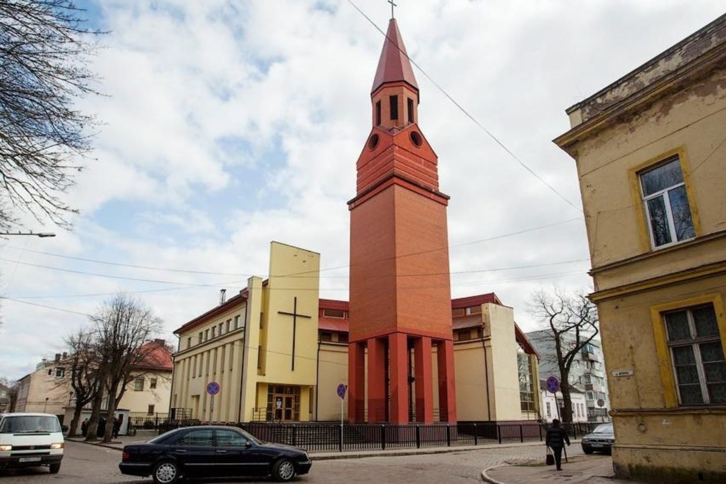 A.Gauronsko pastangomis Tilžėje (Sovetske) atstatyta Kristaus Prisikėlimo katalikų bažnyčia.<br> A.Juozaičio nuotr.